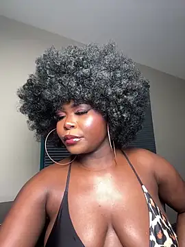 WomanNextdoor1 online show from 05-06-26, 01:42