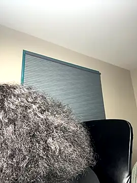 WomanNextdoor1 online show from 12-14-25, 01:01