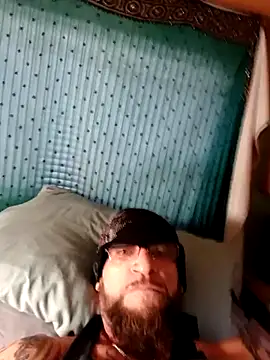 Snapshot of ShawnandDani7074 chatting on 11-04-25, 08:23 ShawnandDani7074 online show from 11-04-25, 08:23