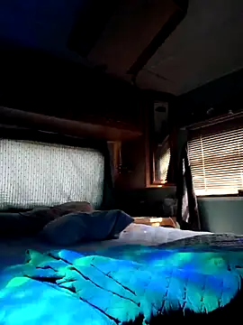 ShawnandDani7074 online show from 12-20-25, 03:48