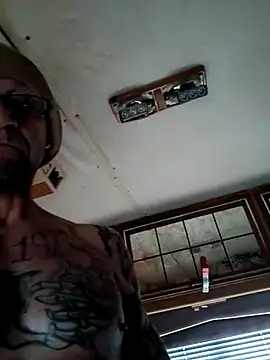 ShawnandDani7074 online show from 01-11-26, 04:36