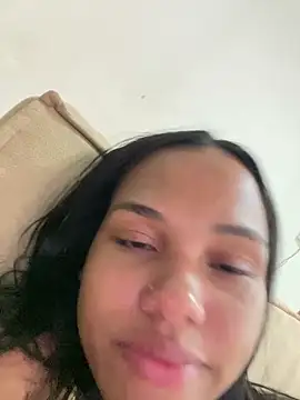 Snapshot of Sabryynna chatting on 09-18-25, 04:37 Sabryynna online show from 09-18-25, 04:37