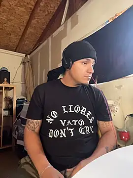 Snapshot of Shankortiz chatting on 02-09-26, 03:54 Shankortiz online show from 02-09-26, 03:54