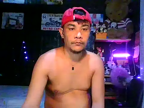 Snapshot of Jheboi69xxx chatting on 10-24-25, 12:59 Jheboi69xxx online show from 10-24-25, 12:59