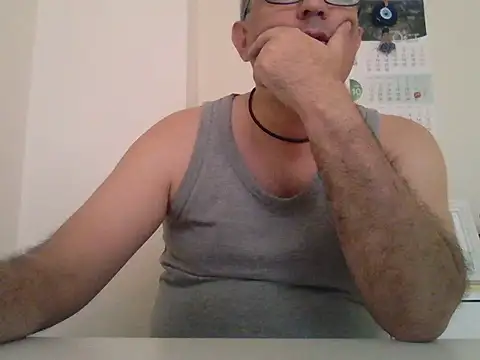 Snapshot of CELIK3577 chatting on 10-15-25, 06:11 CELIK3577 online show from 10-15-25, 06:11