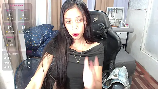 Snapshot of kourtneyluv_ chatting on 07-06-26, 05:14 kourtneyluv online show from 07-06-26, 05:14