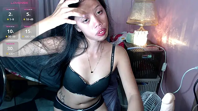 Snapshot of kourtneyluv_ chatting on 06-18-26, 05:28 kourtneyluv online show from 06-18-26, 05:28