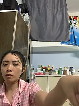Snapshot of Minee1202 chatting on 06-16-26, 02:44 Minee1202 online show from 06-16-26, 02:44
