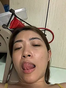 Snapshot of Minee1202 chatting on 04-07-26, 12:45 Minee1202 online show from 04-07-26, 12:45