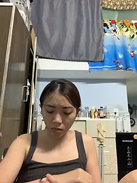 Snapshot of Minee1202 chatting on 04-12-26, 01:31 Minee1202 online show from 04-12-26, 01:31