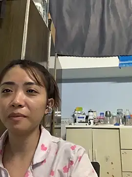 Snapshot of Minee1202 chatting on 04-13-26, 02:26 Minee1202 online show from 04-13-26, 02:26