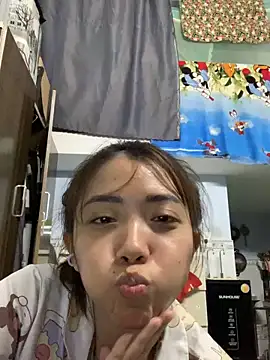 Snapshot of Minee1202 chatting on 04-14-26, 01:32 Minee1202 online show from 04-14-26, 01:32