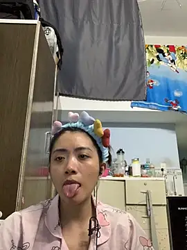 Snapshot of Minee1202 chatting on 07-02-26, 05:02 Minee1202 online show from 07-02-26, 05:02