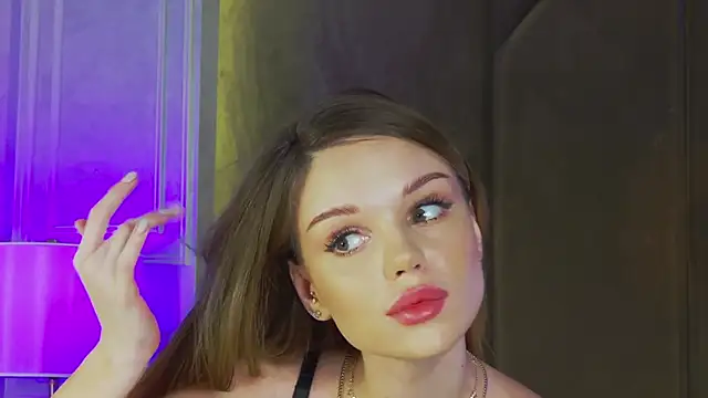 MarilynNova online show from 10-11-25, 04:35