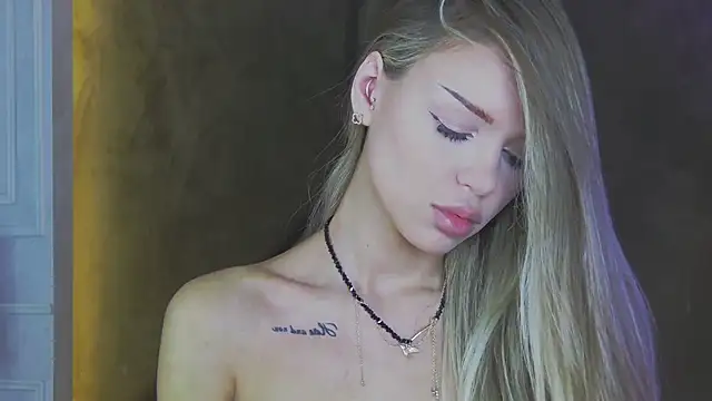 MarilynNova online show from 05-10-26, 04:16
