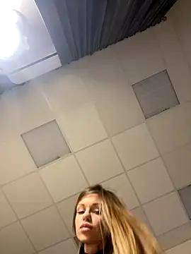 MarilynNova online show from 12-22-25, 04:12