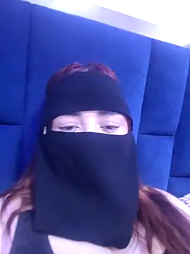 Snapshot of _Douna_-_ chatting on 10-09-25, 10:32 Douna - online show from 10-09-25, 10:32