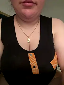 Snapshot of _Douna_-_ chatting on 09-11-25, 04:51 Douna - online show from 09-11-25, 04:51