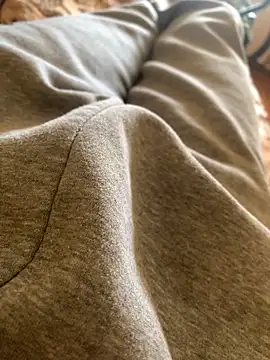 MuzzyFacing online show from 04-08-26, 12:17