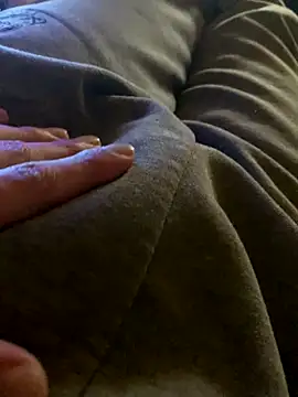 MuzzyFacing online show from 11-30-25, 09:21