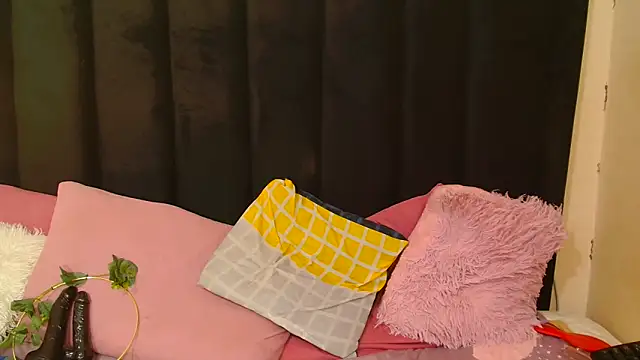 AmazingDarkDoll online show from 10-11-25, 06:25