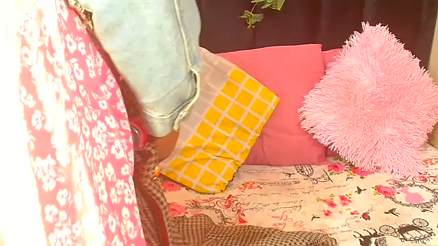 Snapshot of AmazingDarkDoll chatting on 10-25-25, 04:29 AmazingDarkDoll online show from 10-25-25, 04:29