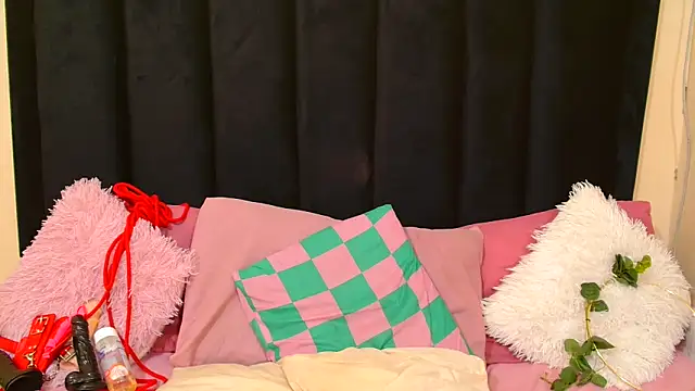 AmazingDarkDoll online show from 09-24-25, 03:07