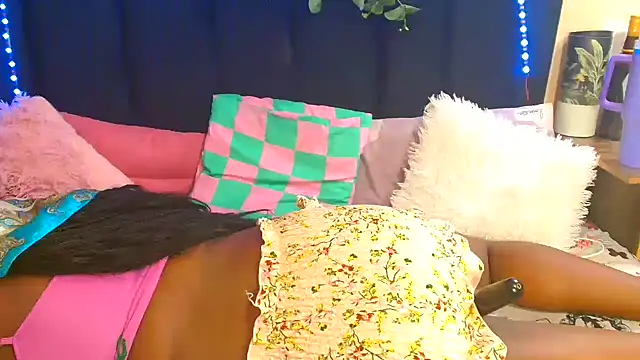 Snapshot of AmazingDarkDoll chatting on 11-05-25, 04:26 AmazingDarkDoll online show from 11-05-25, 04:26