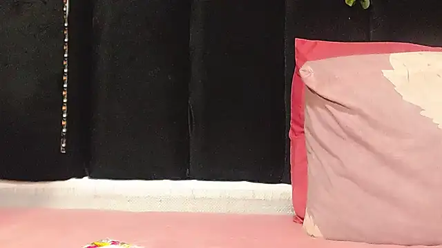 Snapshot of AmazingDarkDoll chatting on 11-20-25, 06:30 AmazingDarkDoll online show from 11-20-25, 06:30