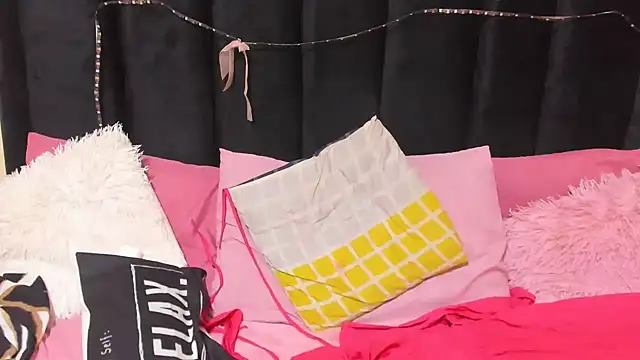 AmazingDarkDoll online show from 02-25-26, 02:39