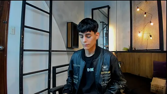 Dani mc1 online show from 11-24-25, 11:32