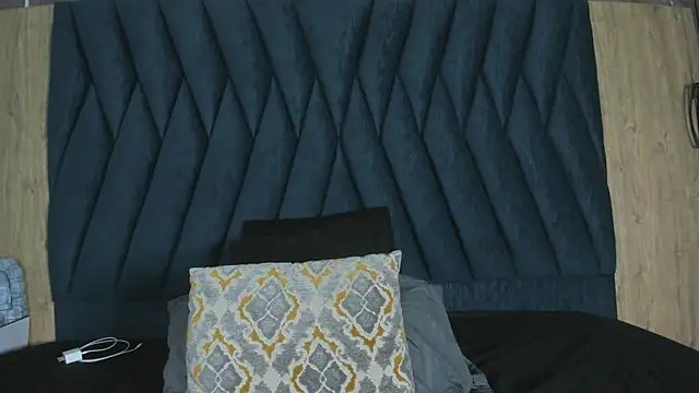 Snapshot of Samy_Grey01 chatting on 10-22-25, 03:06 Samy Grey01 online show from 10-22-25, 03:06