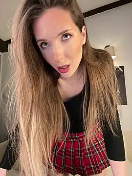 LINA ALL EYES ON YOU online show from 03-18-26, 07:15