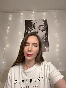LINA ALL EYES ON YOU online show from 07-13-26, 06:29