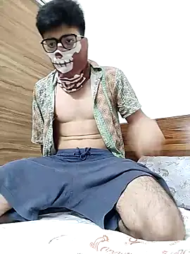 Snapshot of mrmasseur06 chatting on 05-13-26, 06:04 mrmasseur06 online show from 05-13-26, 06:04