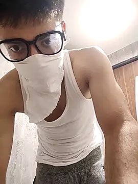 Snapshot of mrmasseur06 chatting on 04-11-26, 07:39 mrmasseur06 online show from 04-11-26, 07:39