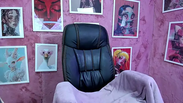 Emma and Issac online show from 09-25-25, 05:30