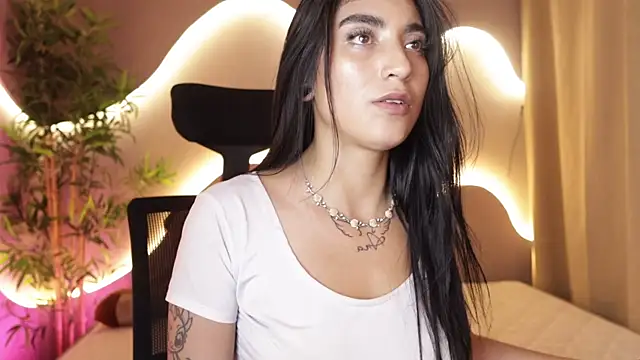 Emma and Issac online show from 04-08-26, 09:22