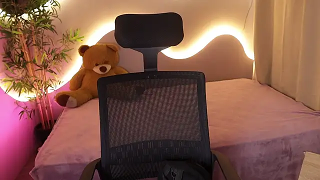 Emma and Issac online show from 04-09-26, 10:16