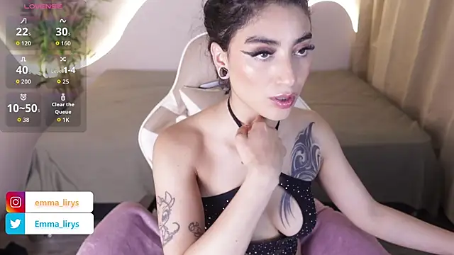 Emma and Issac online show from 11-21-25, 04:55