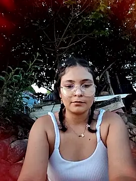 Lily-o online show from 10-10-25, 10:43