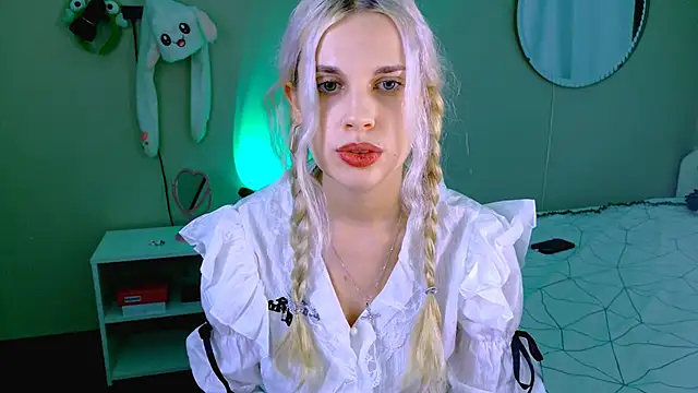 carmen crybaby online show from 09-30-25, 11:11