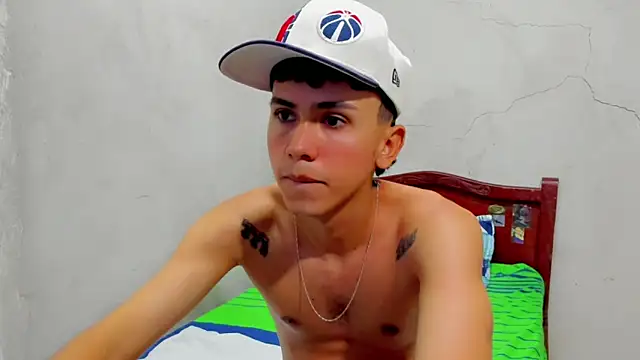 Snapshot of Damien_444 chatting on 10-15-25, 07:16 Damien 444 online show from 10-15-25, 07:16