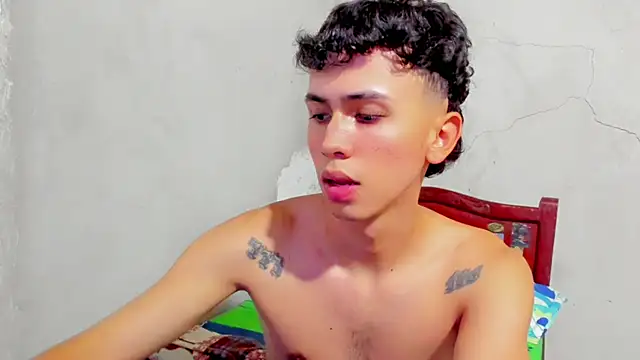 Snapshot of Damien_444 chatting on 10-03-25, 10:33 Damien 444 online show from 10-03-25, 10:33