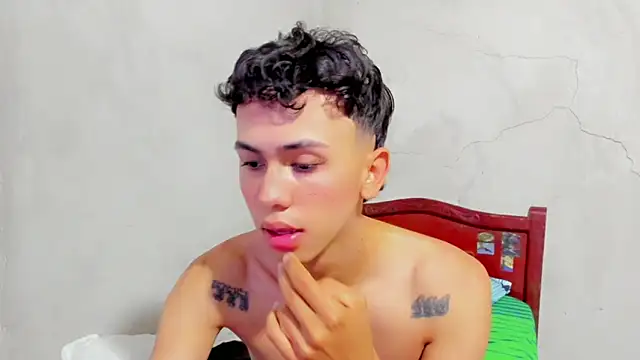 Snapshot of Damien_444 chatting on 10-02-25, 01:03 Damien 444 online show from 10-02-25, 01:03