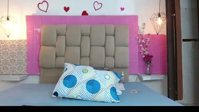 Damary Leon online show from 12-17-25, 07:08