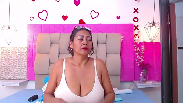 Damary Leon online show from 09-26-25, 07:10