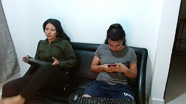 Snapshot of Arieeel_09 chatting on 10-21-25, 11:15 Arieeel 09 online show from 10-21-25, 11:15