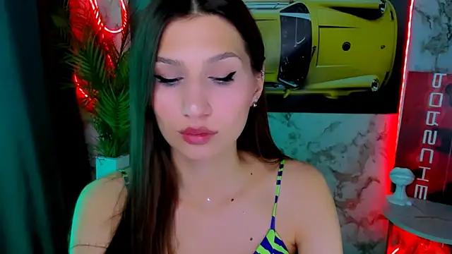 Snapshot of Mollyinyourmind chatting on 02-15-26, 09:14 Mollyinyourmind online show from 02-15-26, 09:14