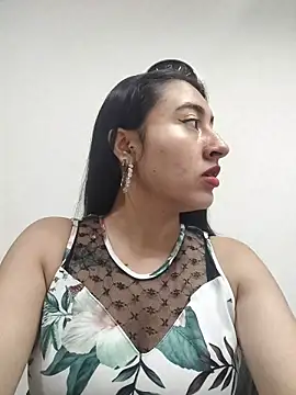 Snapshot of AMATISTA__16 chatting on 10-04-25, 12:17 AMATISTA 16 online show from 10-04-25, 12:17